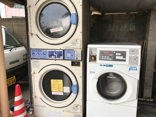 ⑦	Washing machine / clothes dryer